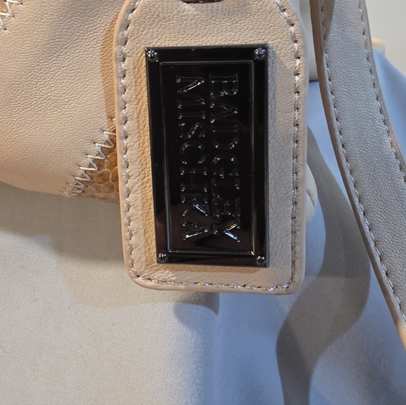 Vintage Badgley Mischka Tan & Gold Chevron Snakeskin Leather Crossbody Bag. NWT - Picture 7 of 15